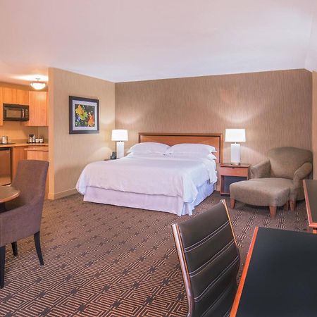 Sheraton Springfield Monarch Place Hotel Экстерьер фото