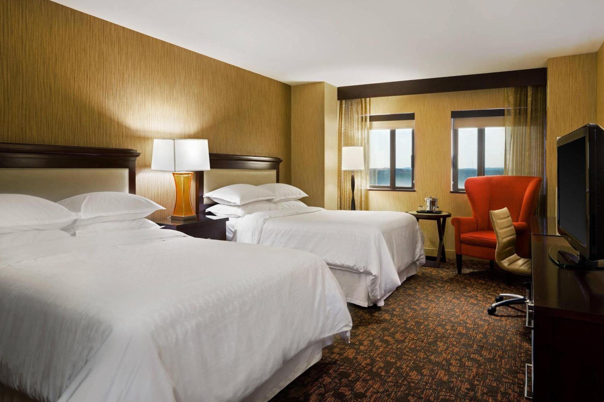 Sheraton Springfield Monarch Place Hotel Экстерьер фото